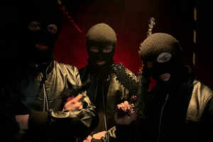 Фотография перформанса Поставщики смерти от компании Q&Q (Фото 1)